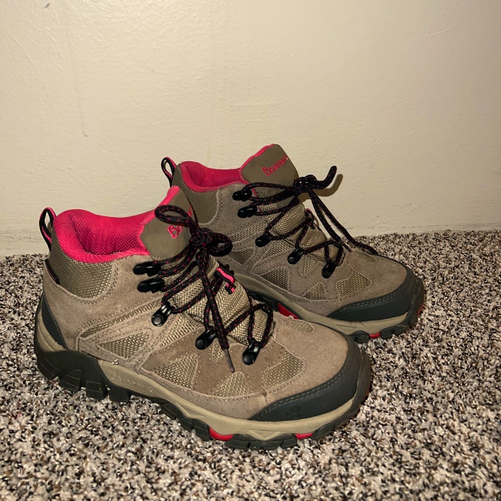BEARPAW Women’s Hiking Boots (7us)